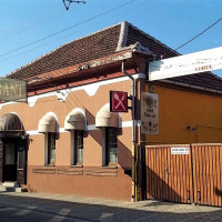 Vendéglő bajárata